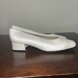 Coup d’Etat Women's Vintage Low Block Heels Cream Silk & Leather Shoes 7.5 B